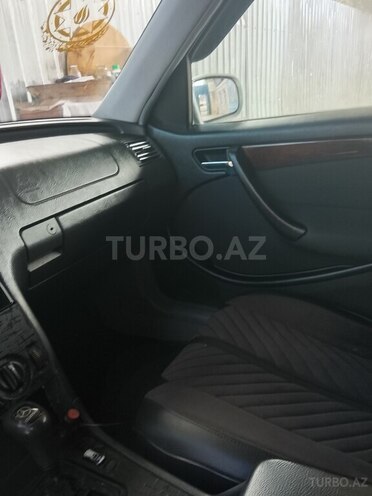 Mercedes C 200-8