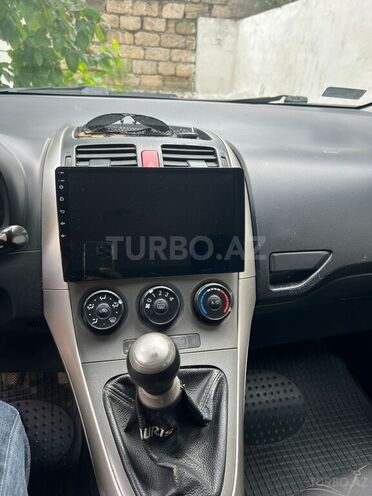 Toyota Auris-12