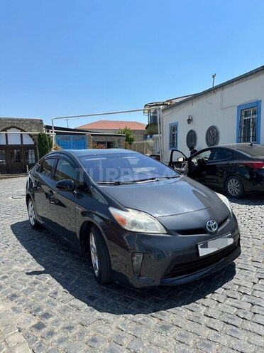 Toyota Prius-2