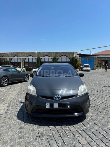 Toyota Prius-3