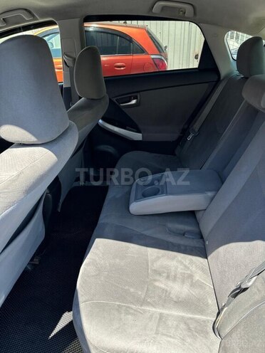 Toyota Prius-8
