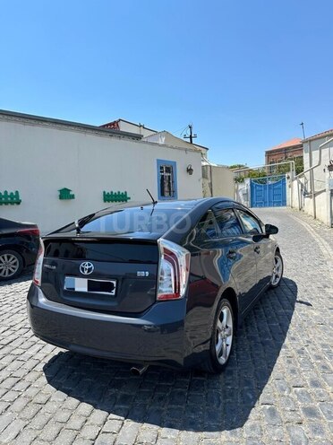 Toyota Prius-6