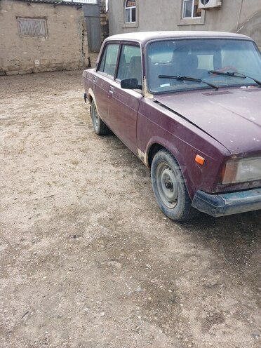 LADA (VAZ) 2107-2