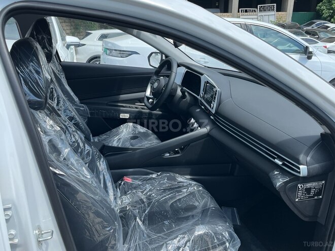 Hyundai Elantra-19