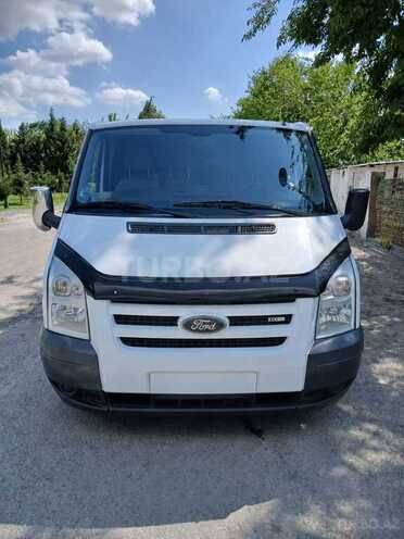 Ford Transit-1