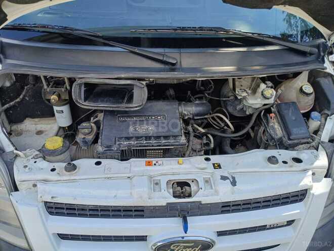 Ford Transit-7
