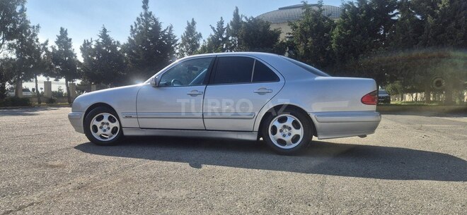 Mercedes E 240-5