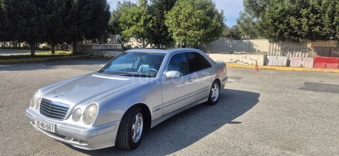 Mercedes E 240-3