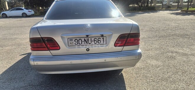 Mercedes E 240-7