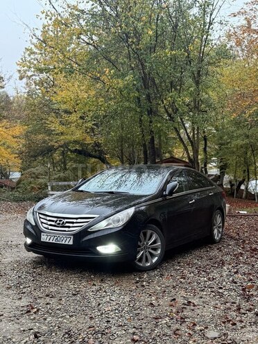 Hyundai Sonata-12
