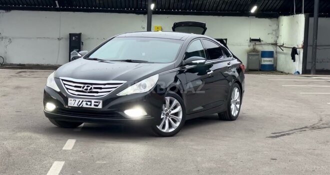 Hyundai Sonata-13