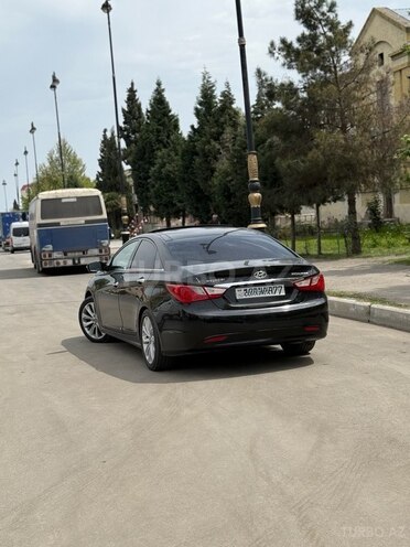 Hyundai Sonata-5