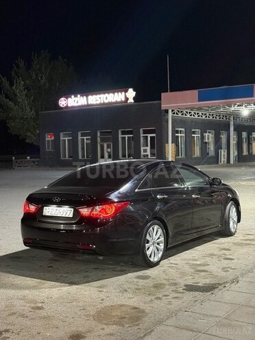 Hyundai Sonata-8