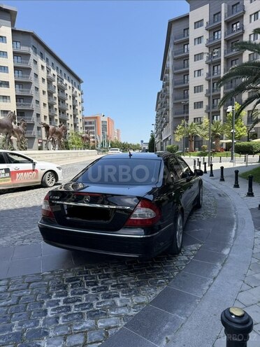 Mercedes E 300-8