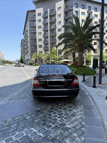 Mercedes E 300-7
