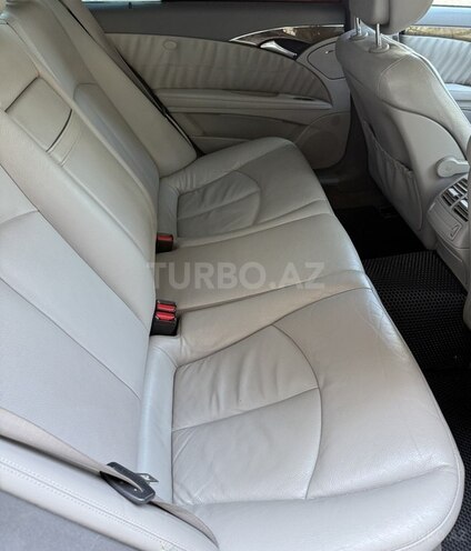 Mercedes E 300-17