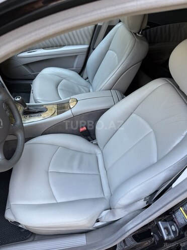 Mercedes E 300-16