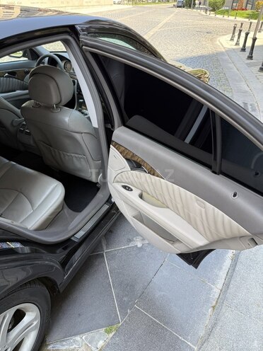 Mercedes E 300-21
