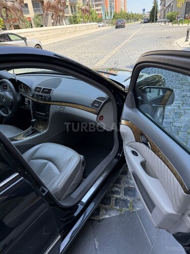 Mercedes E 300-19