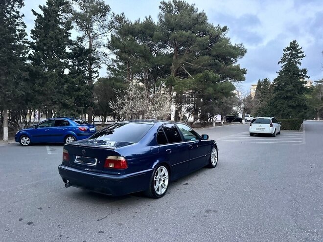 BMW 528-5