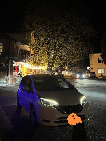 Nissan Note-5