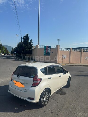 Nissan Note-2