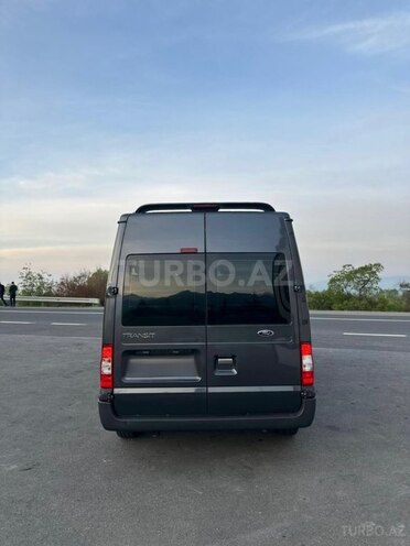 Ford Transit-6
