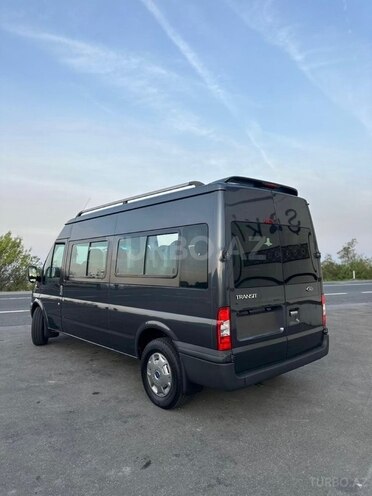 Ford Transit-5