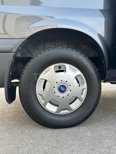 Ford Transit-7