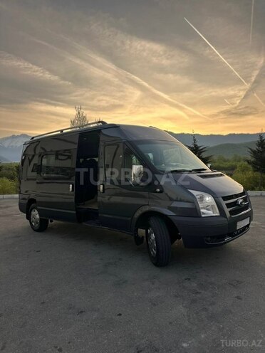 Ford Transit-3