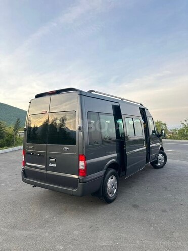 Ford Transit-4