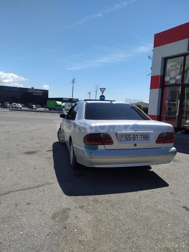 Mercedes E 220-5