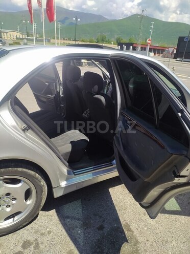 Mercedes E 220-2