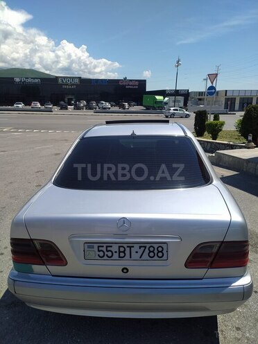 Mercedes E 220-7