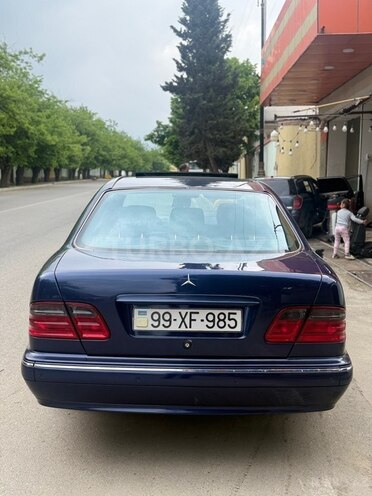 Mercedes E 220-4