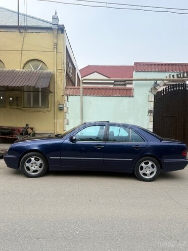 Mercedes E 220-3