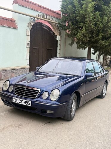 Mercedes E 220-2