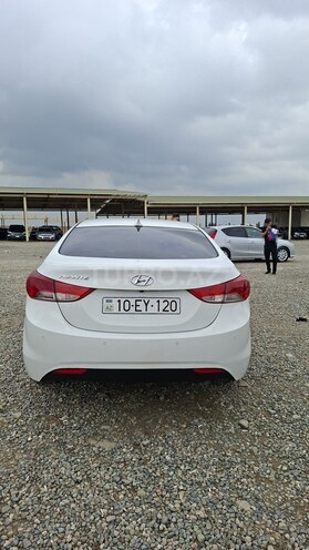 Hyundai Avante-2