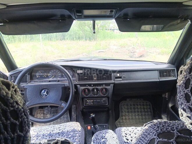 Mercedes 190-9