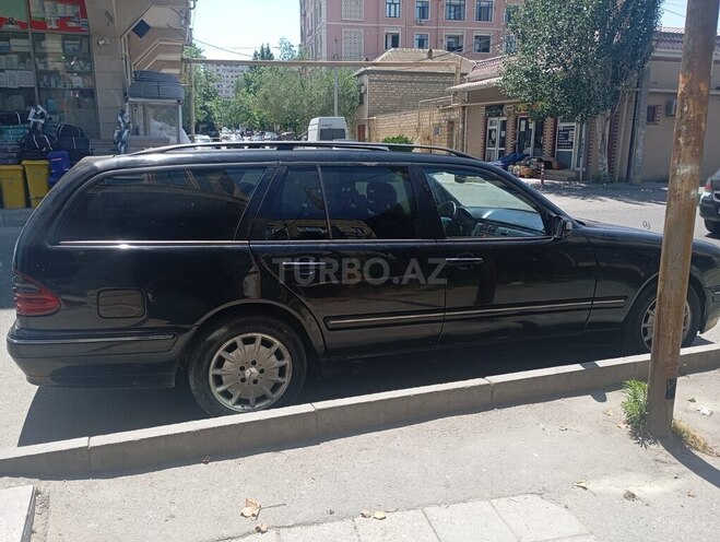 Mercedes E 270-2