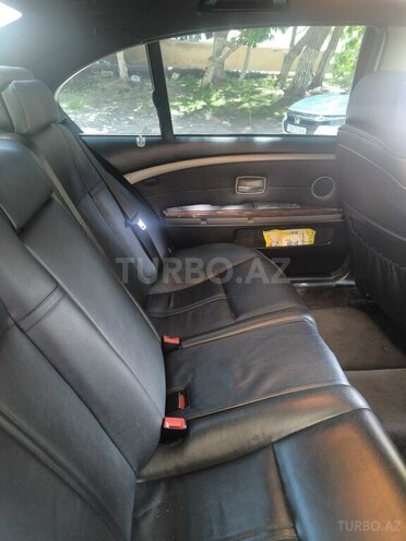 BMW 745-9