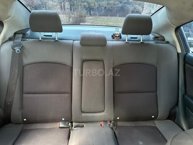 Mazda 3-8