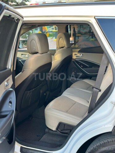 Hyundai Santa Fe-13