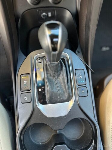 Hyundai Santa Fe-14