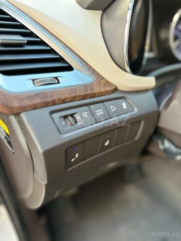 Hyundai Santa Fe-15