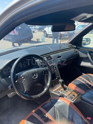 Mercedes E 220-9