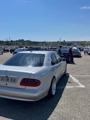 Mercedes E 220-5