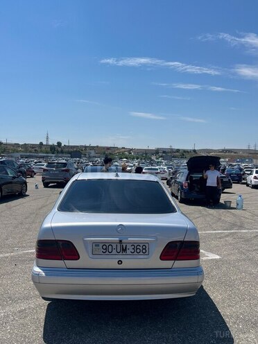 Mercedes E 220-4