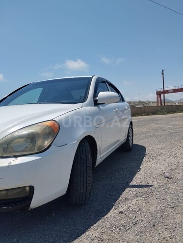 Hyundai Accent-3