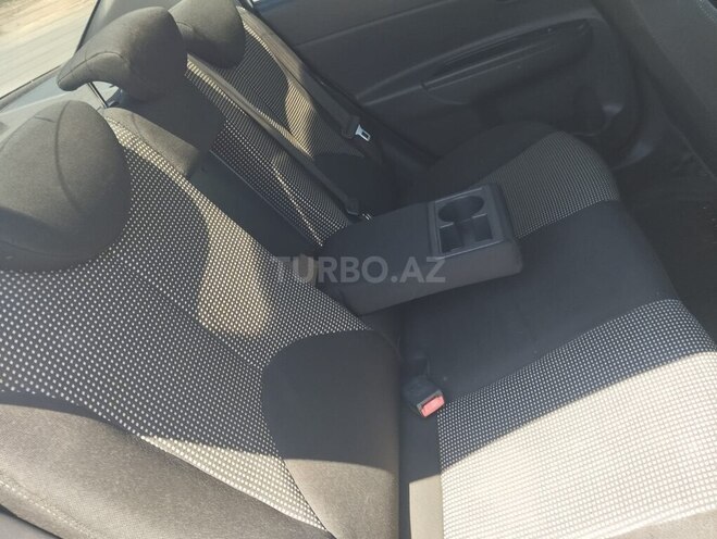 Hyundai Accent-9